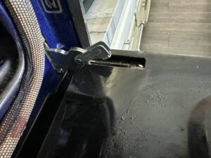 KODE300ESS oven door hinge open
