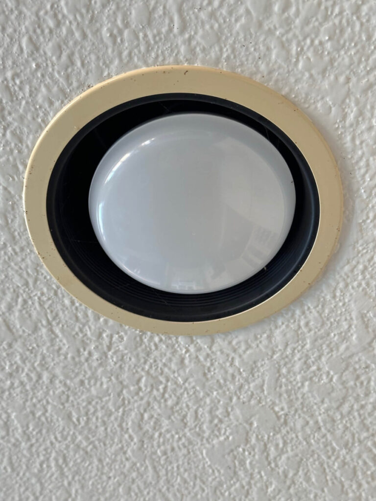 Recessed light trim replacement - old trim
